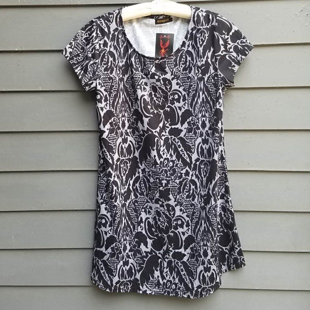 NWT Reborn Gray Black Print Tunic Top size Large